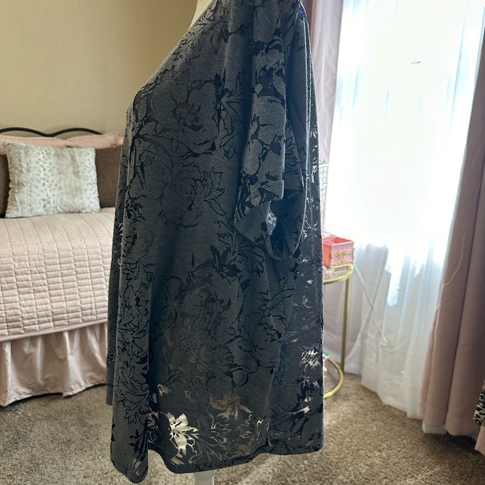 This is a Target, Ava and Vic. Floral lace blouse. - Picture 2 of 6